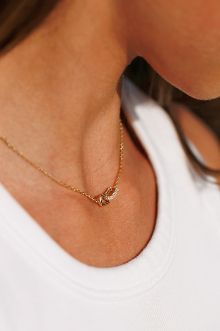 The Fabby Silhouette Necklace Diamond Whisper Edition